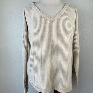 Hollister Long Sleeve Beige V-Neck Shirt Size S EUC